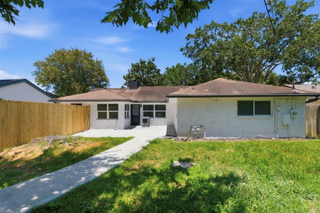 6211 Dumfries Drive, Houston, TX 77096