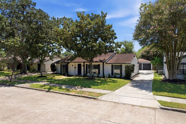 6211 Dumfries Drive, Houston, TX 77096
