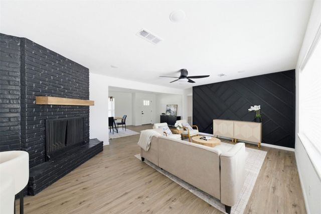 6211 Dumfries Drive, Houston, TX 77096