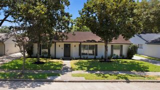 6211 Dumfries Drive, Houston, TX 77096