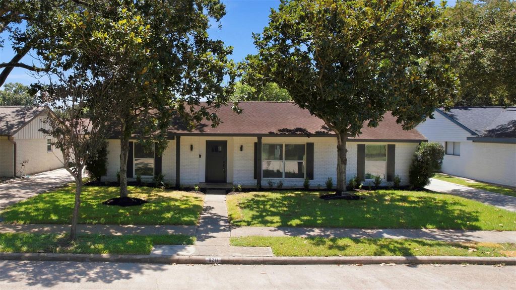 6211 Dumfries Drive, Houston, TX 77096