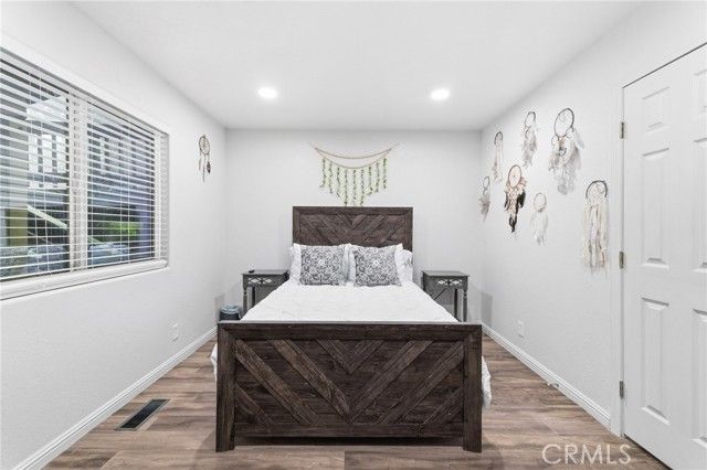24082 Altdorf Drive, Crestline, CA 92325