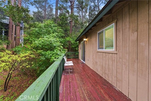 24082 Altdorf Drive, Crestline, CA 92325