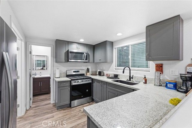 24082 Altdorf Drive, Crestline, CA 92325