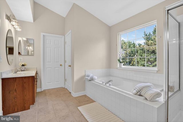 910 RHONDA PL SE, Leesburg, VA 20175