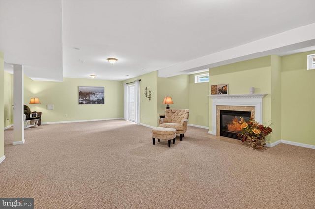 910 RHONDA PL SE, Leesburg, VA 20175