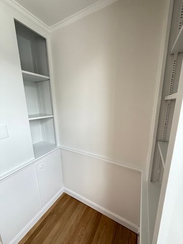 313 Essex St 203, Salem, MA 01979