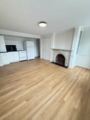 313 Essex St 203, Salem, MA 01979