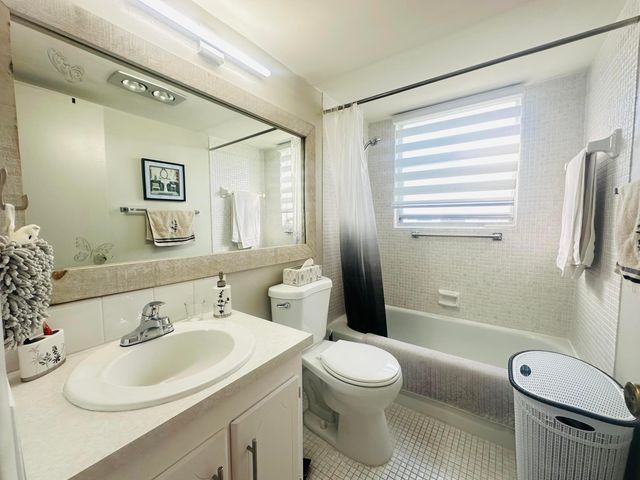 200 Ventnor L 200, Deerfield Beach, FL 33442