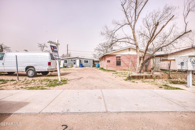 607 Maxine Drive, Socorro, TX 79927