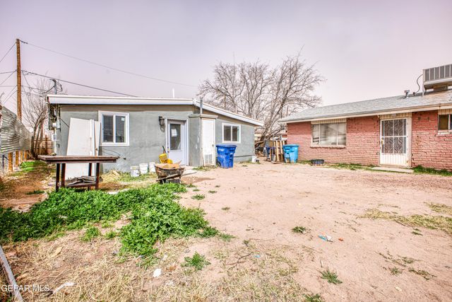607 Maxine Drive, Socorro, TX 79927