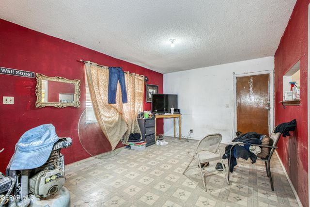607 Maxine Drive, Socorro, TX 79927