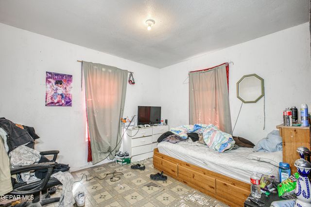 607 Maxine Drive, Socorro, TX 79927