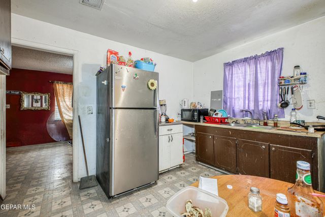 607 Maxine Drive, Socorro, TX 79927