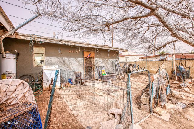 607 Maxine Drive, Socorro, TX 79927