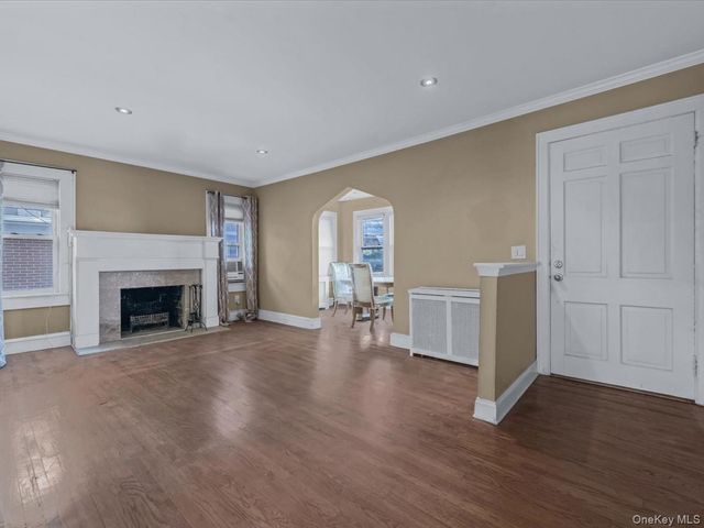 245 Plainfield Avenue, Floral Park, NY 11001