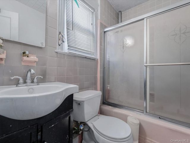 245 Plainfield Avenue, Floral Park, NY 11001