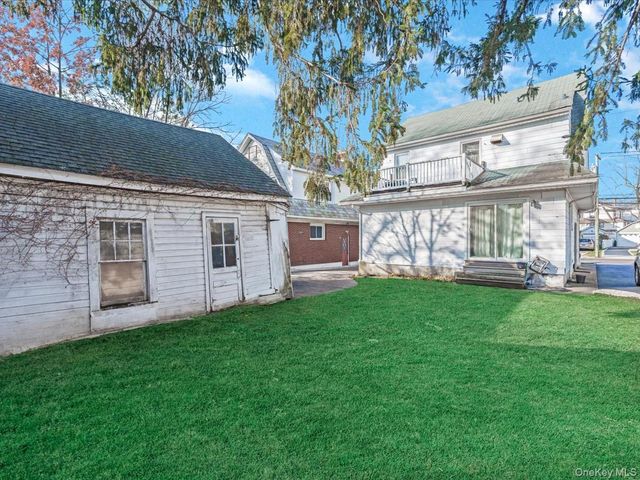 245 Plainfield Avenue, Floral Park, NY 11001