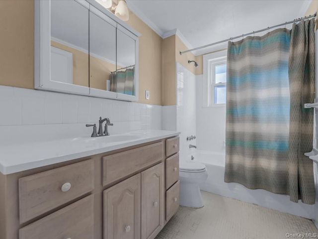 245 Plainfield Avenue, Floral Park, NY 11001