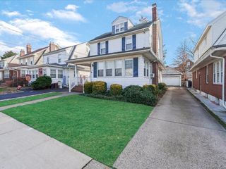 245 Plainfield Avenue, Floral Park, NY 11001