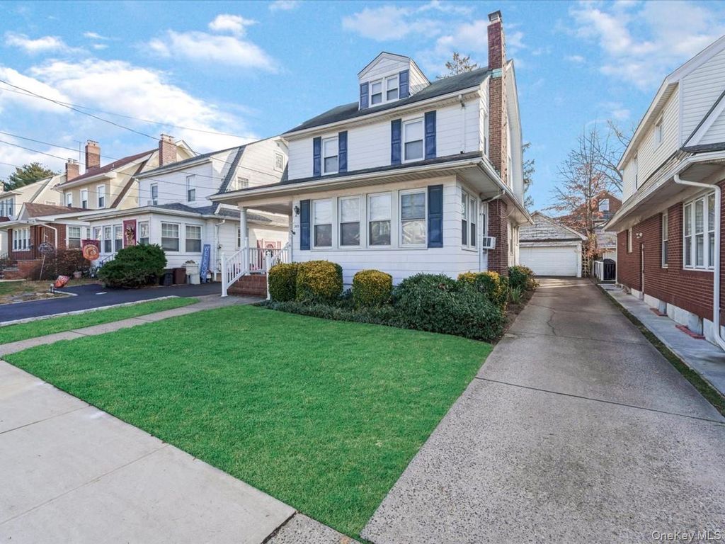 245 Plainfield Avenue, Floral Park, NY 11001