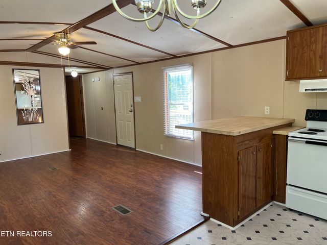 1627 Stony Point Rd, Knoxville, TN 37914