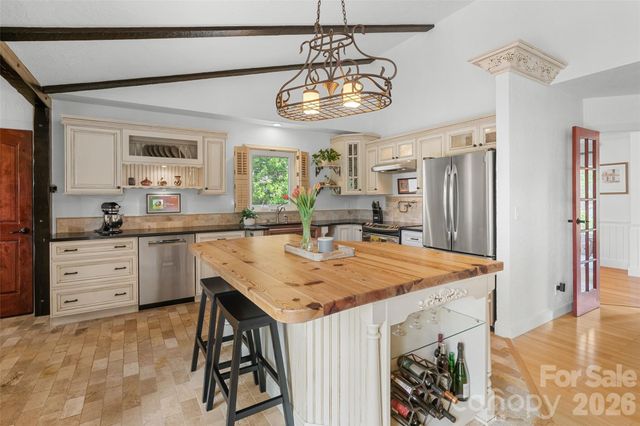 4400 Woods End Lane, Charlotte, NC 28277