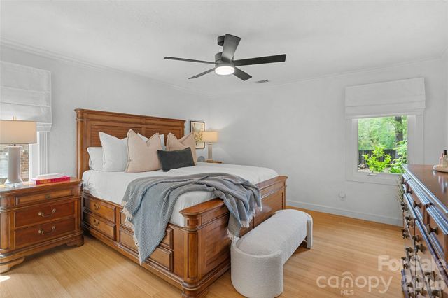 4400 Woods End Lane, Charlotte, NC 28277