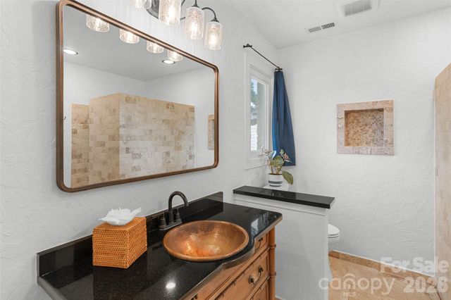 4400 Woods End Lane, Charlotte, NC 28277