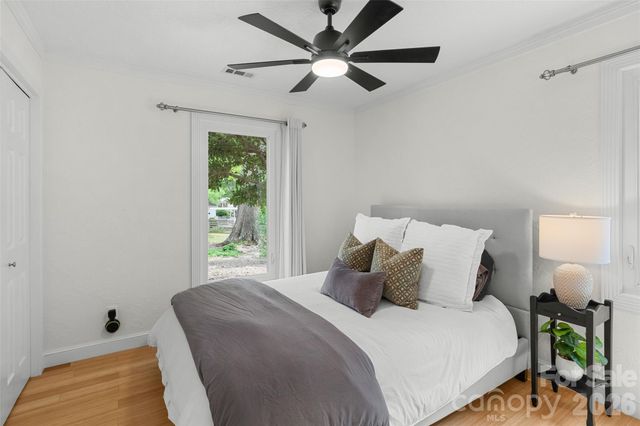 4400 Woods End Lane, Charlotte, NC 28277