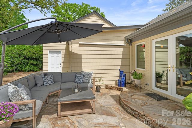 4400 Woods End Lane, Charlotte, NC 28277