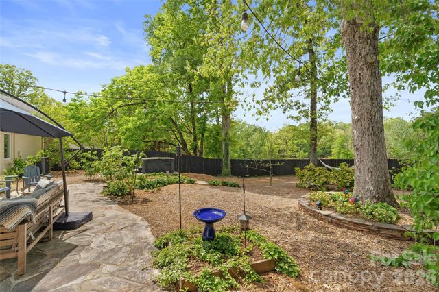 4400 Woods End Lane, Charlotte, NC 28277