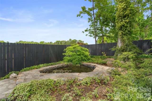 4400 Woods End Lane, Charlotte, NC 28277