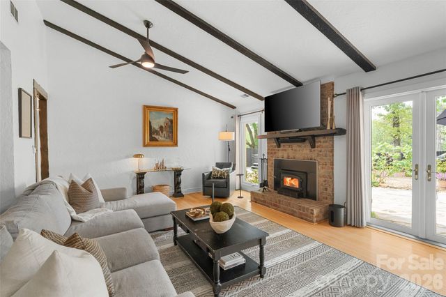 4400 Woods End Lane, Charlotte, NC 28277