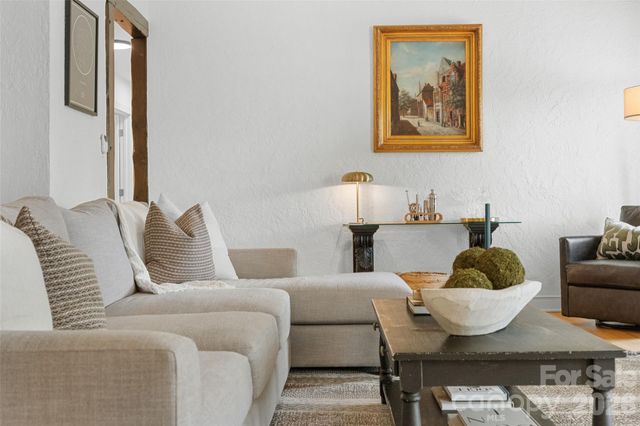 4400 Woods End Lane, Charlotte, NC 28277