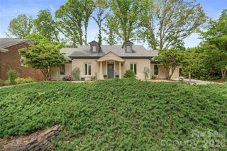 4400 Woods End Lane, Charlotte, NC 28277