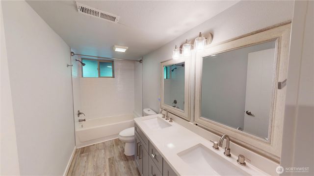 14340 93rd Avenue NE, Kirkland, WA 98034