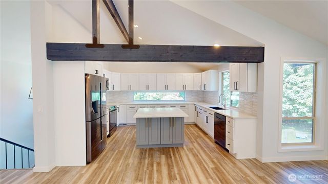 14340 93rd Avenue NE, Kirkland, WA 98034