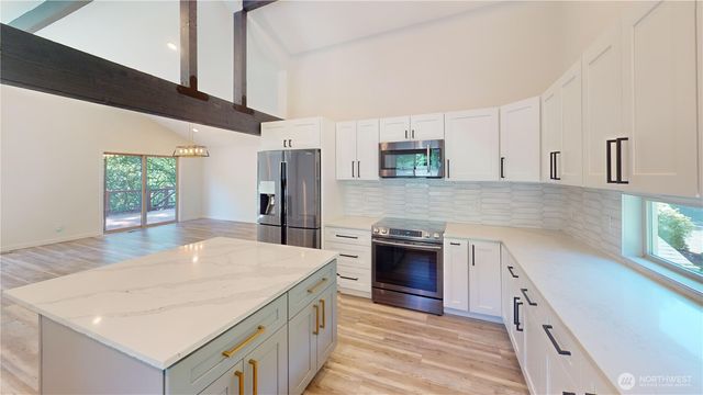 14340 93rd Avenue NE, Kirkland, WA 98034