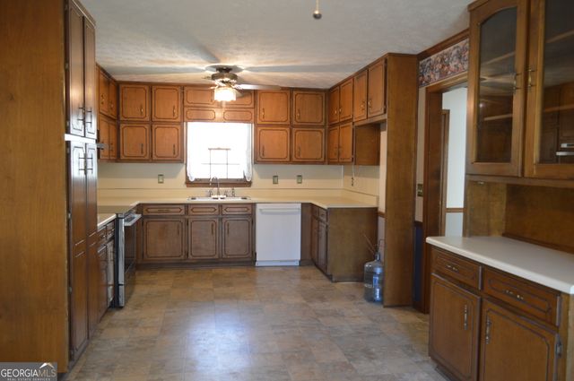 110 Sandy Drive, Stockbridge, GA 30281