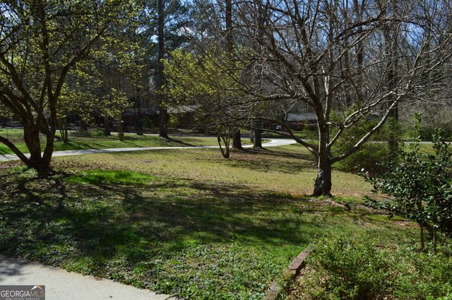 110 Sandy Drive, Stockbridge, GA 30281