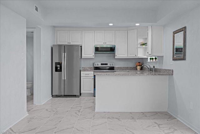 901 Holder CT, Virginia Beach, VA 23452