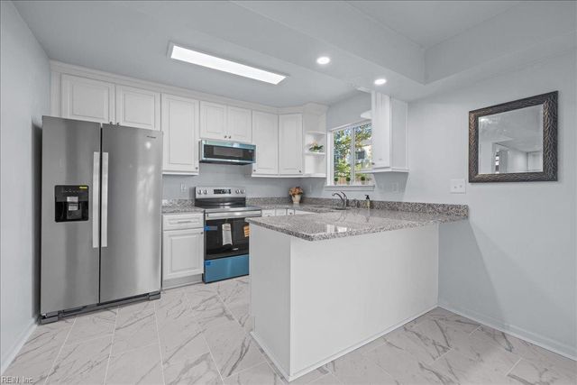 901 Holder CT, Virginia Beach, VA 23452