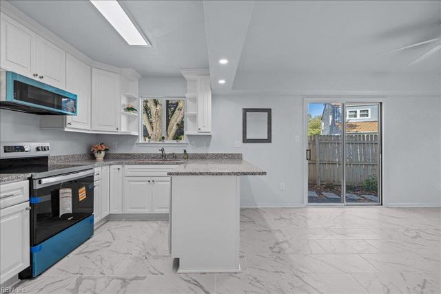 901 Holder CT, Virginia Beach, VA 23452