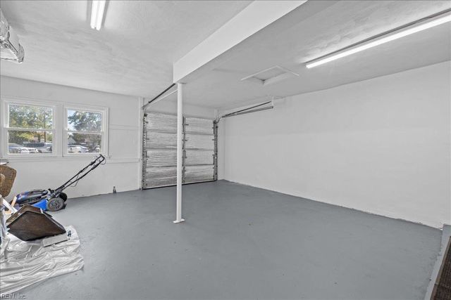 901 Holder CT, Virginia Beach, VA 23452