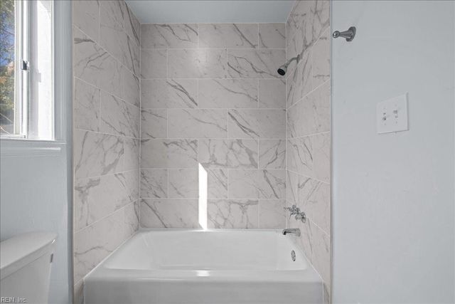 901 Holder CT, Virginia Beach, VA 23452