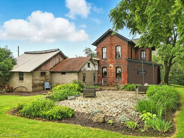 7298 Akron Road, Sterling, OH 44276
