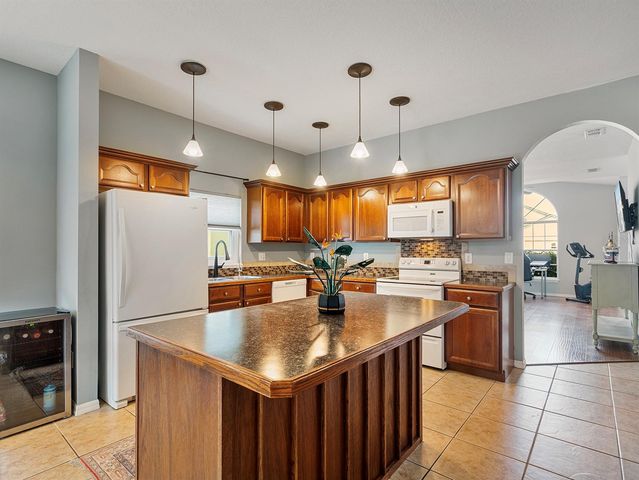 303 CLYDESDALE CIRCLE, Sanford, FL 32773