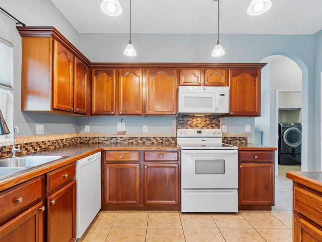 303 CLYDESDALE CIRCLE, Sanford, FL 32773