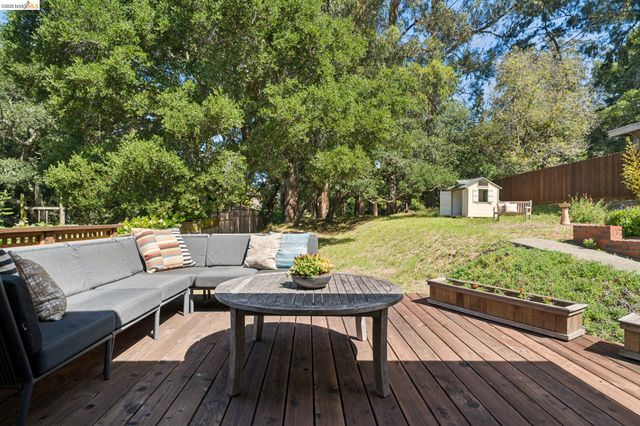 73 Kingston Rd, Kensington, CA 94707